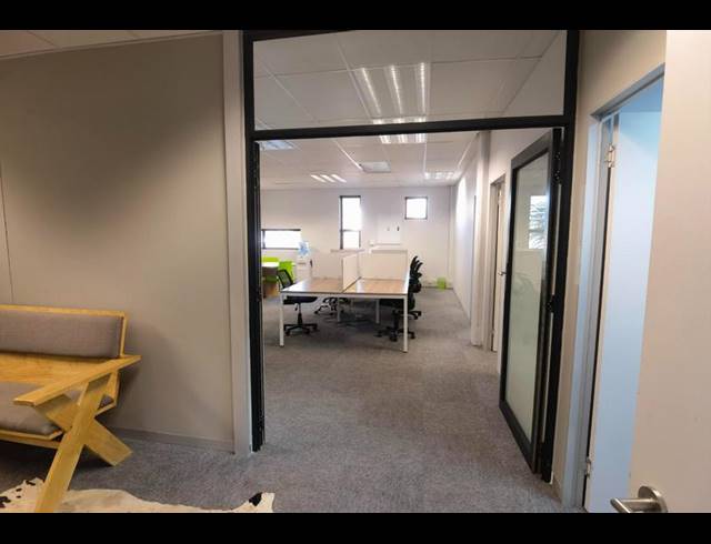 BUSINESS PROPERTY TO RENT IN LYNNWOOD